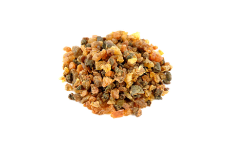 Commiphora Myrrha Maintains a healthy scalp's ecosystem.